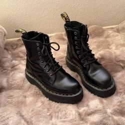 Dr. Martens Jadon Boot 