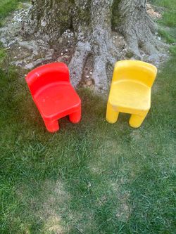 Little tykes plastic chairs