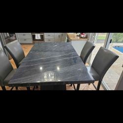 Beautiful Marble Table With Four Chairs