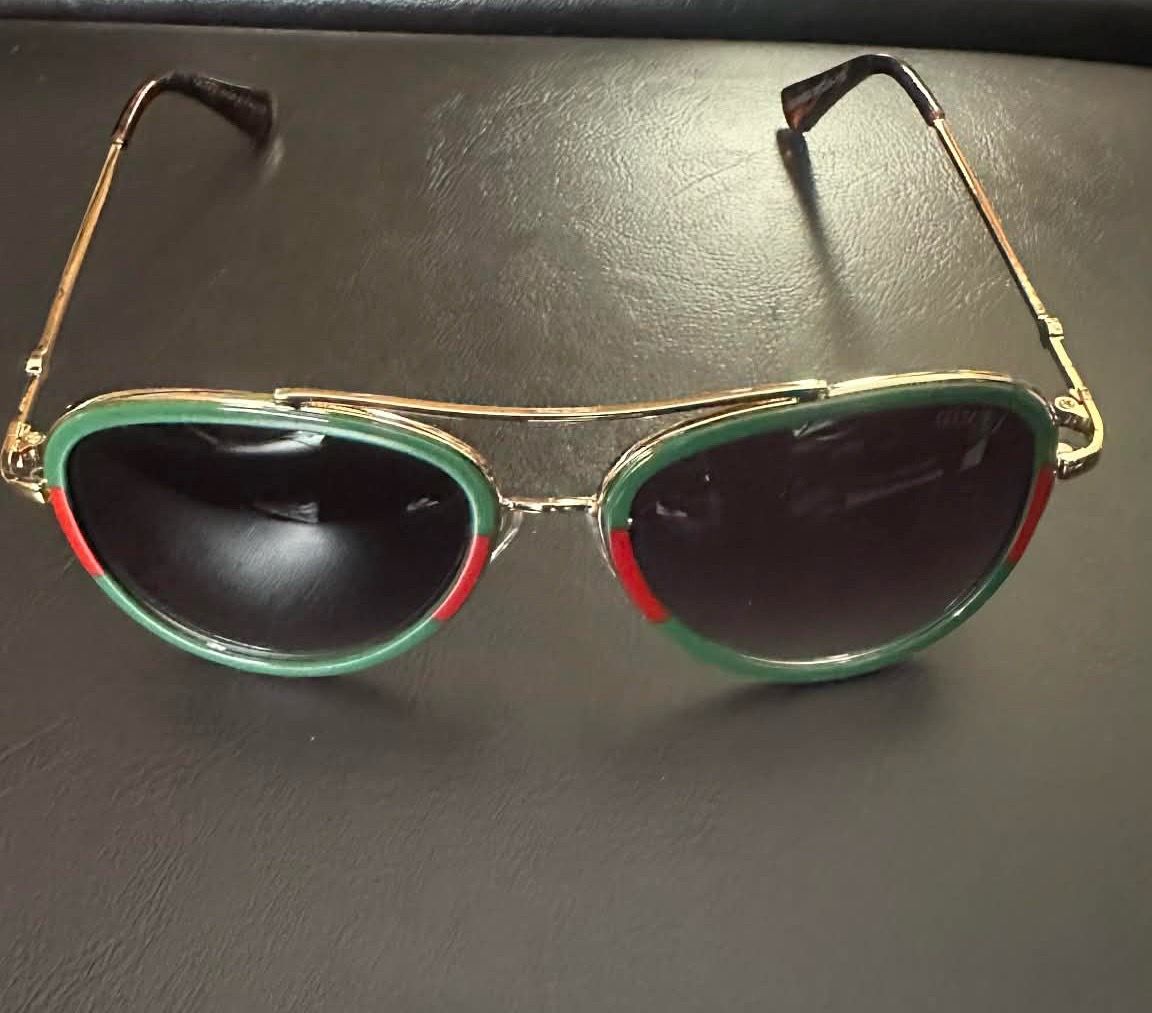 GUCCI sunglasses 🕶️