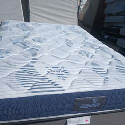 Queen Memory Foam Mattress And Box Spring 