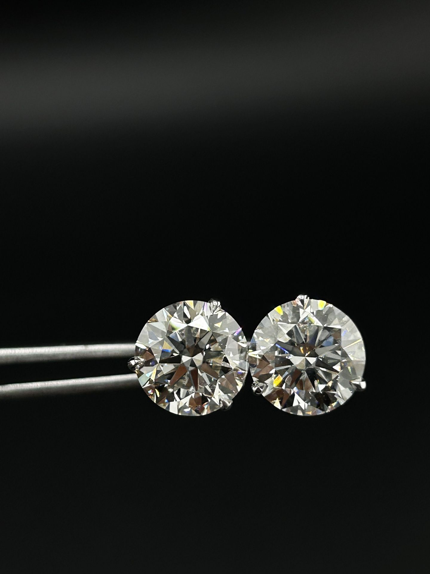 Earring 3 Prong Martini Style With Round Diamond Studs