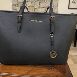Michael Kors Jet Set Travel Tote (new with tags)