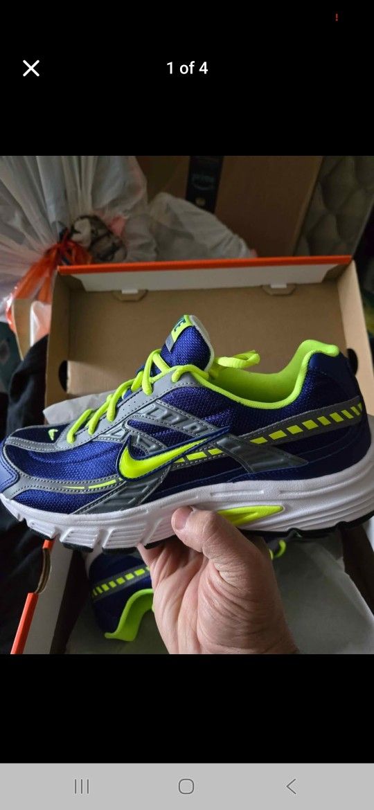 nike initiator volt blue size 9.5