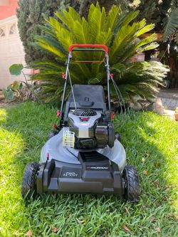 Murray 22 in. 140 cc Briggs & Stratton Walk Behind Gas Self-Propelled Lawn Mower with Front Wheel Drive and Bagger