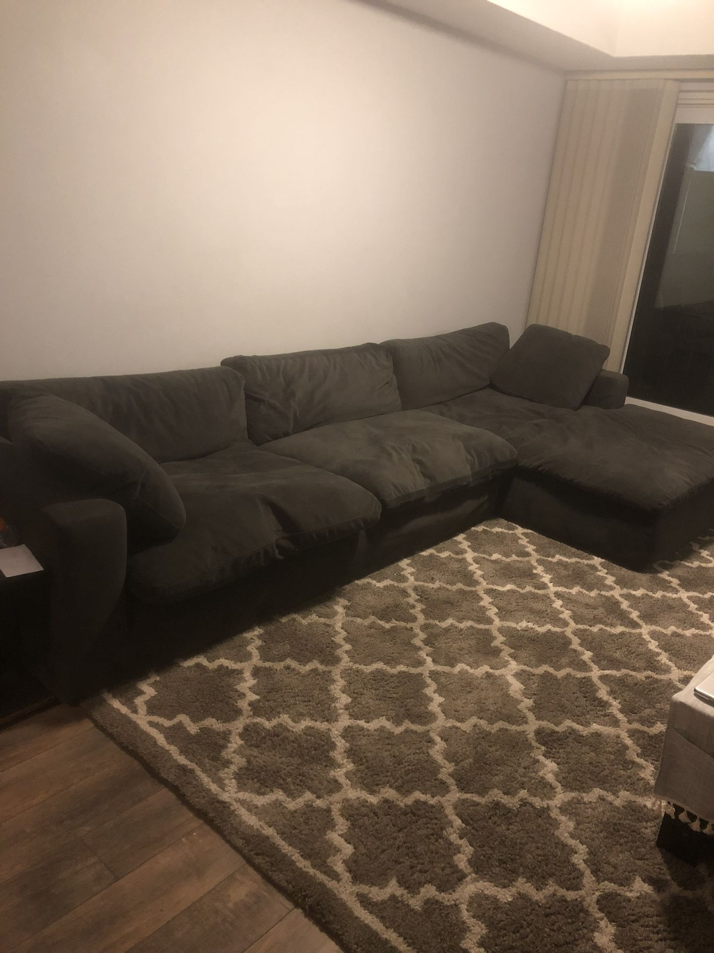 Couch (L Chaise)