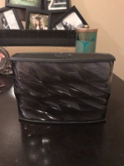 Bluetooth speaker great sound!! Changing lights