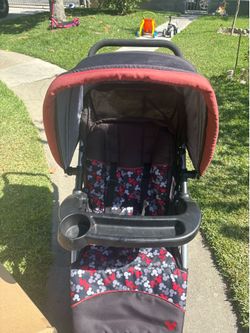 MICKEY MOUSE STROLLER & CAR SEAT