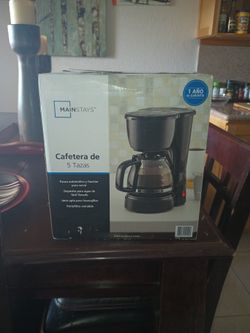 MAIN STAYS 5 CUP COFFEE MAKER BRAND NEW!!