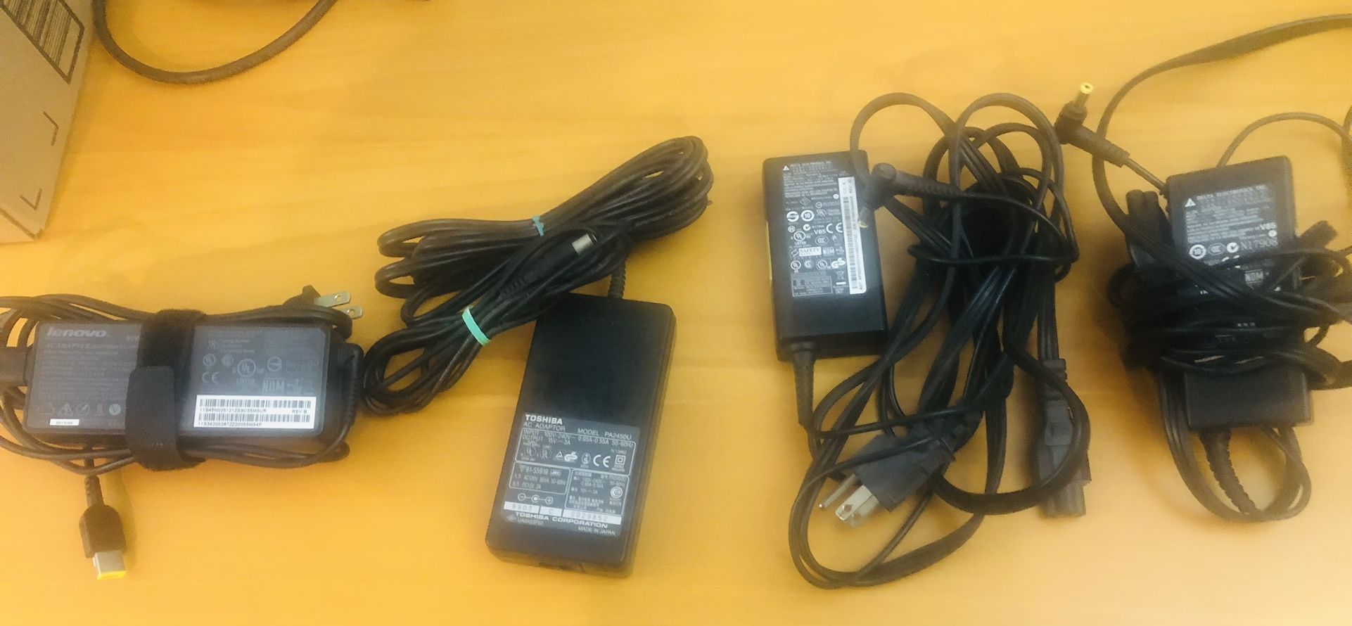 Multiple Laptop Adapters: Lenovo, Dell, Gateway, Toshiba Etc