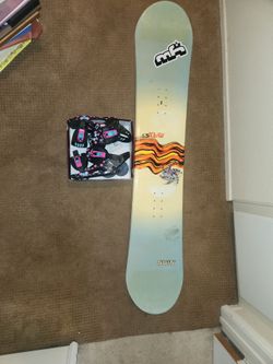 Snowboard and bindings