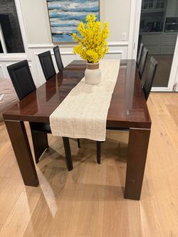 Elegant table
