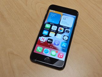 I P H O N  E 7  - AT&T or T-MOBILE