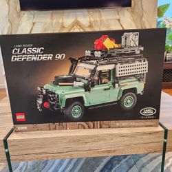 Lego Classic Defender 90