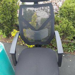 Black Mesh High Back Office Chair