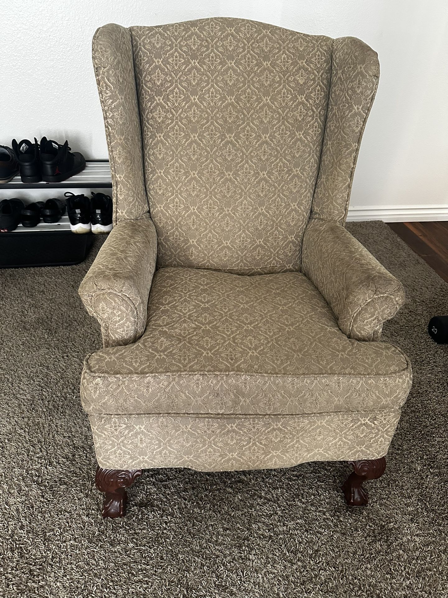 Chair/ Seat/ Sofa