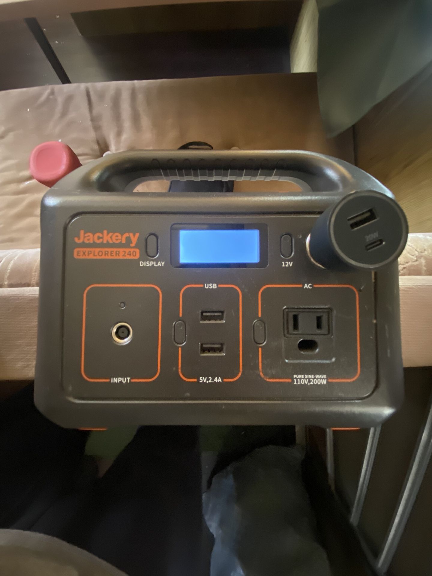 Jackery Explorer 240