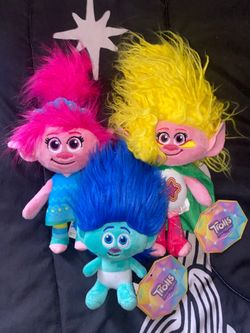 Trolls Band Together Plush Bundle