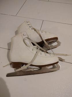 Girls ice skating size