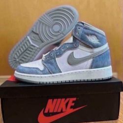 Nike Jordan 1 Retro High Hyper Royal Smoke Grey GS Size 5y/6.5 Womens Brand New