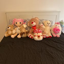stuffed Animals In Very Good Condition. 