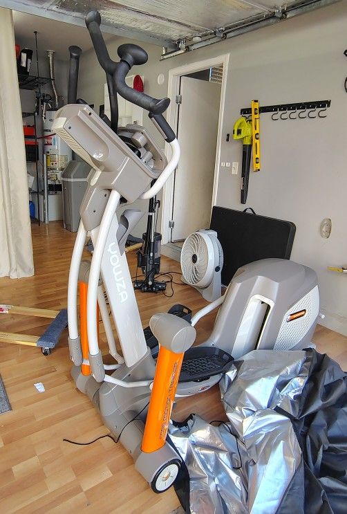 Lightly Used Yowza ISLAMORADA Elliptical Trainer Exercise Machine