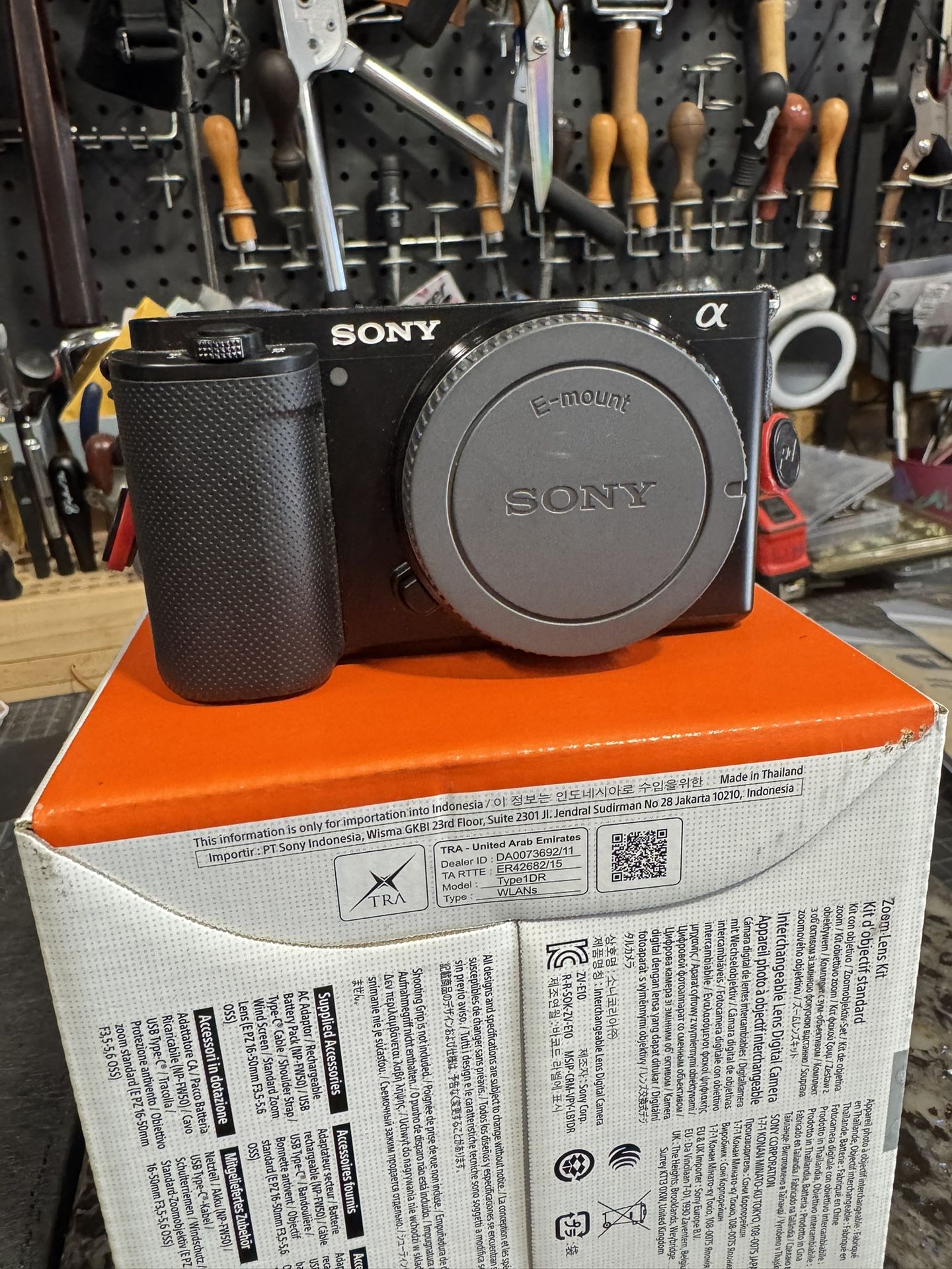 Sony ZV-E10 Camera Body - EXCELLENT 
