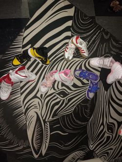 SNEAKERS