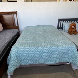 Full Size Bed 