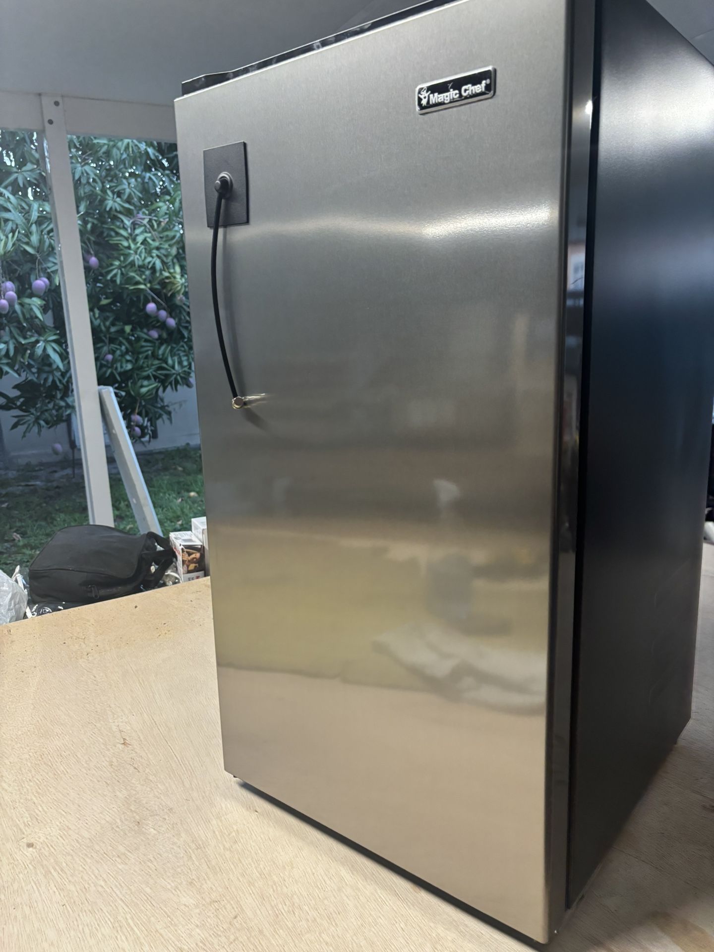 Small Refrigerador Magic Chef