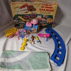 Vintage Pound Puppies Wind Up Getaway Railroad Playset