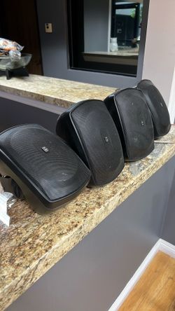 Yamaha outdoor : indoor speakers