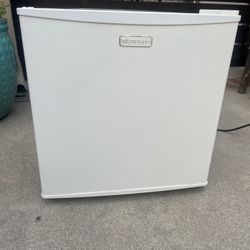 Mini Fridge Office 
