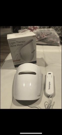 Light therapy mask