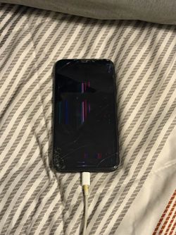 iPhone 11 (BROKEN SCREEN)