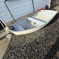 Row Boat /Dinghy 8 Ft