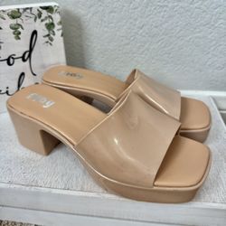 NWOT SIZE 7 heels 