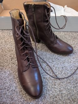 FRYE Woman's Courtney lace up vintage boot, dark brown, 10 M