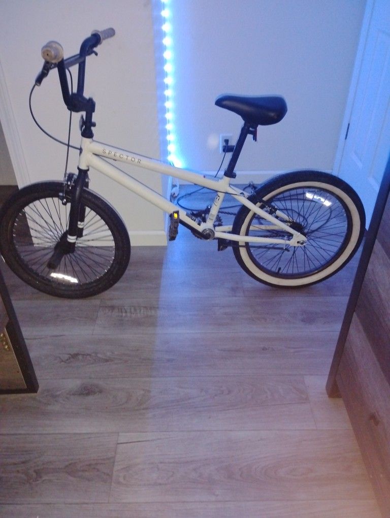 20 Inch BMX Bike     Make A Offer