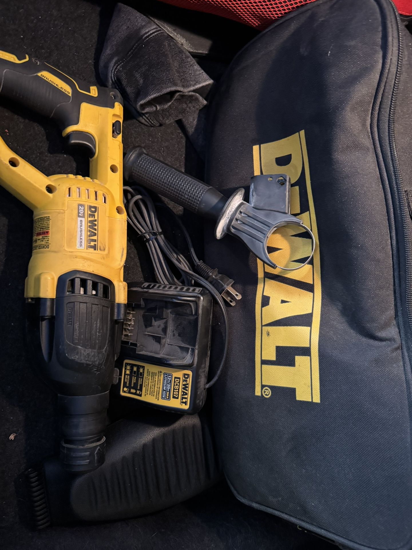 DEWALT Brushless DCH133B