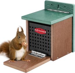 Kingsyard Recycled Plastic Squirrel Feeder