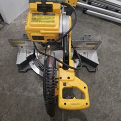 DeWalt 120 Volt 12 In. Flexvolt Double Bevel Corded/Cordless Compound Sliding Miter Saw.
