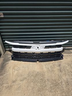 2019-2026 CHEVY SILVERDO 1500 GRILL