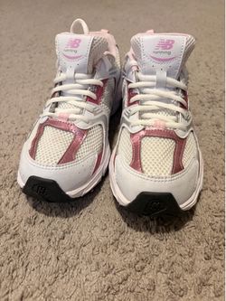 New balance (White/Pink) 530