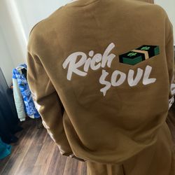 Hmu rich$oul sweatshirt sets 1 for $100 or 2 for $190 sizes s-5x🔥🔥‼️🙏✅🤙📦🏋🏿‍♂️💯  Black- s,m,L,2x,5x   Blue- m,2x,5x  Red- 5x  Pink- m  Green- s