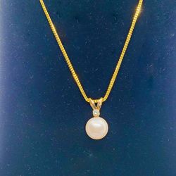 14K Yellow Gold Pearl Necklace with Diamond