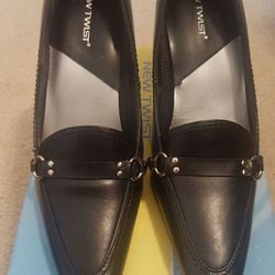 Low Heel Shoes Size: 7