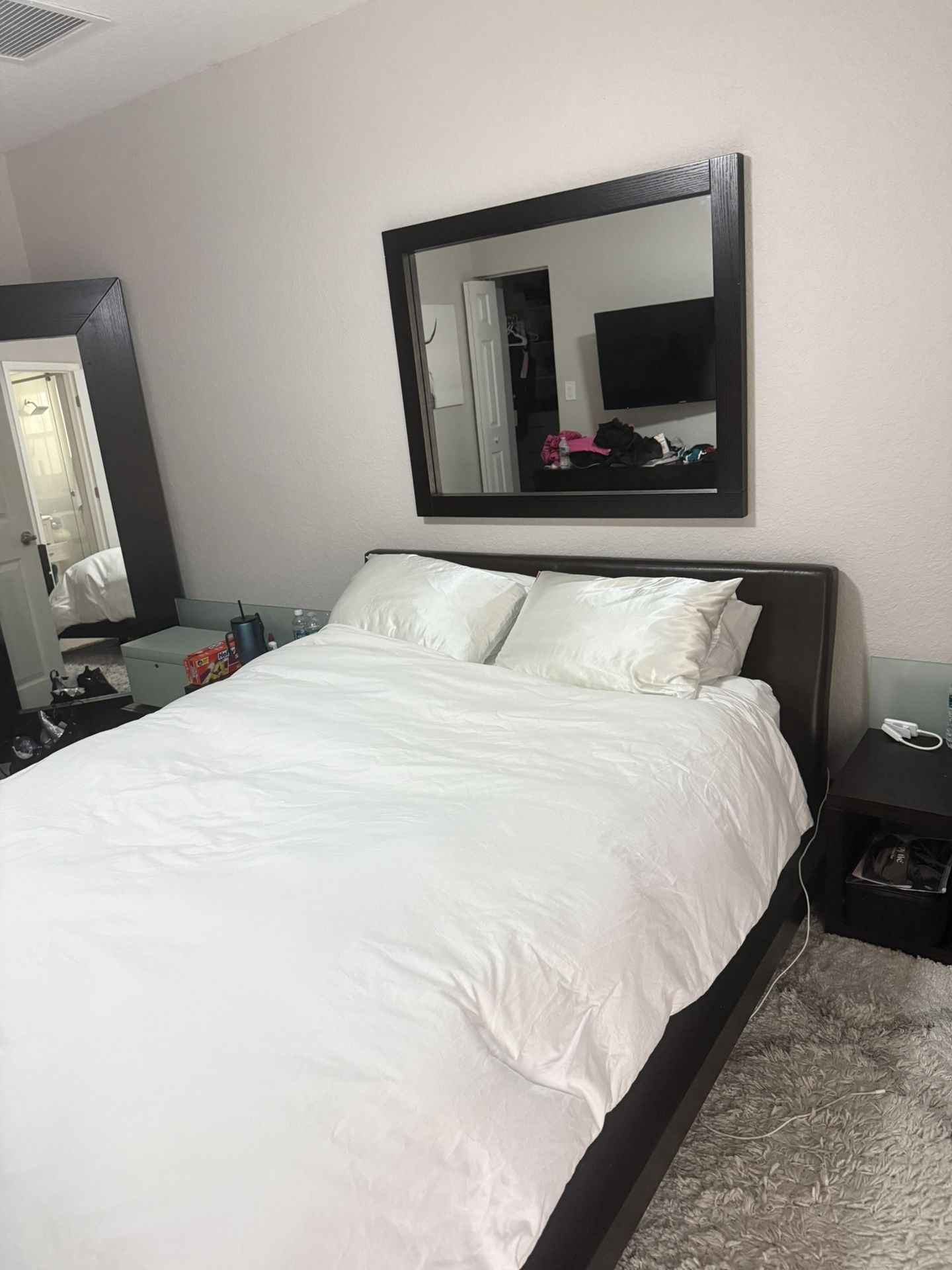 Bedroom Set - Bed, Night Stand, Mirror, Dresser