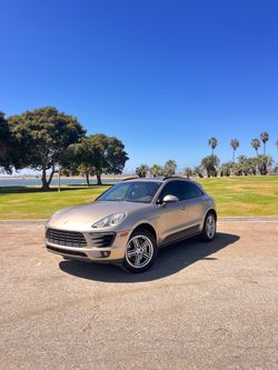 2016 Porsche Macan