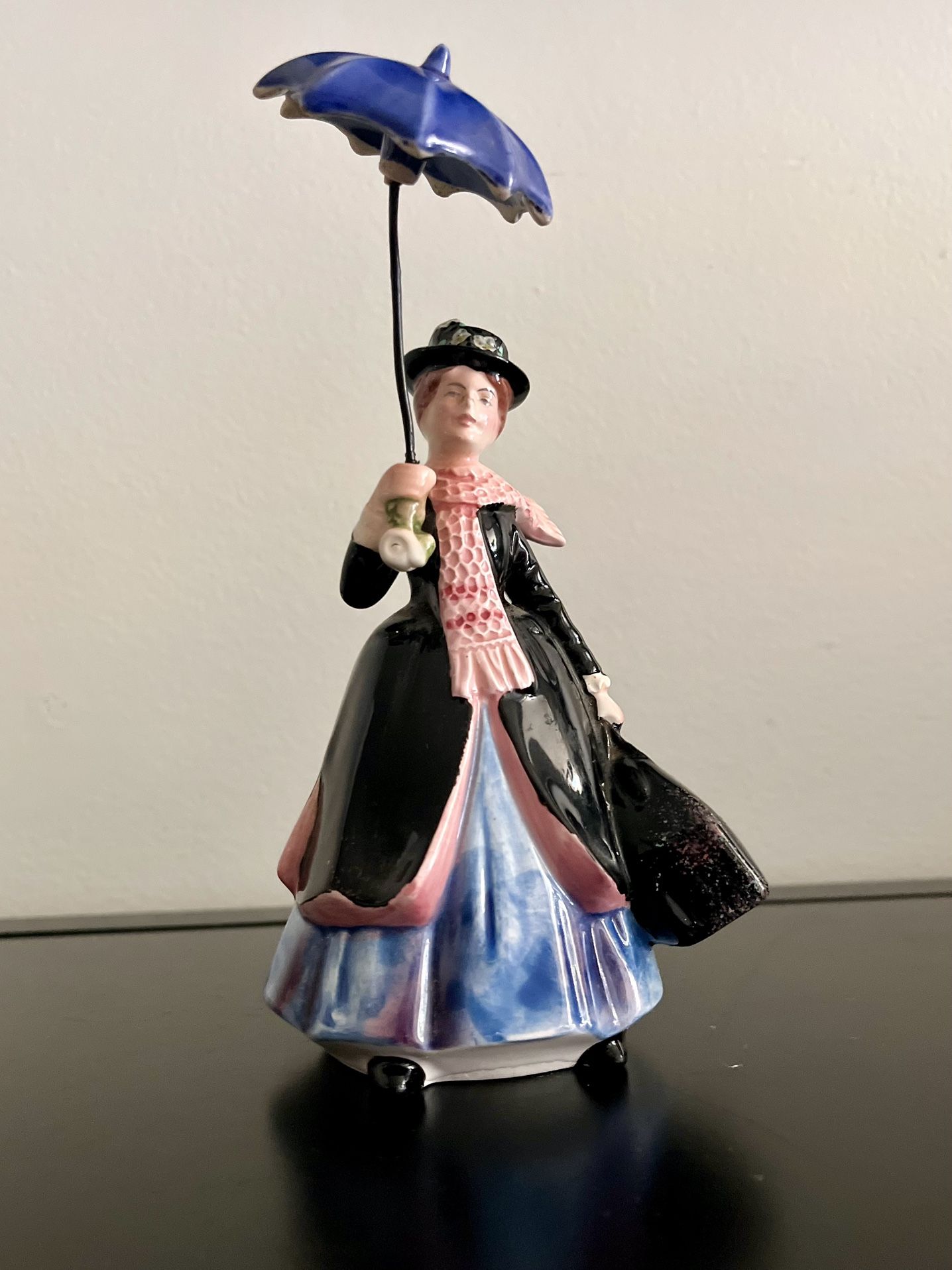 Vtg Mary Poppins w/ Umb ceramic figurine by Enesco, Walt Disney Productions 1964